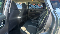 Nissan Qashqai 1.3 DiG-T N-Connecta 5dr [Glass Roof Pack] Petrol Hatchback